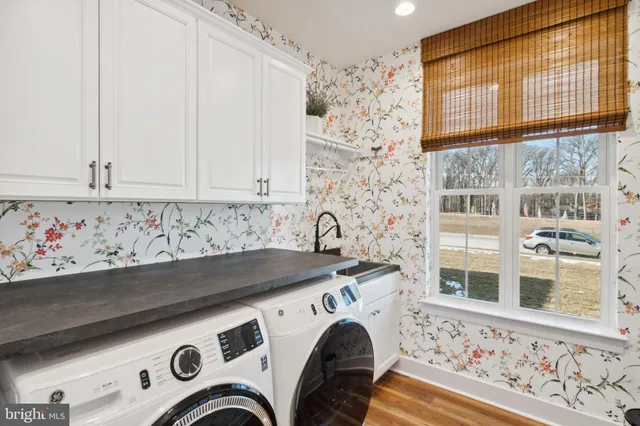 a view of utility room with washer and dryer