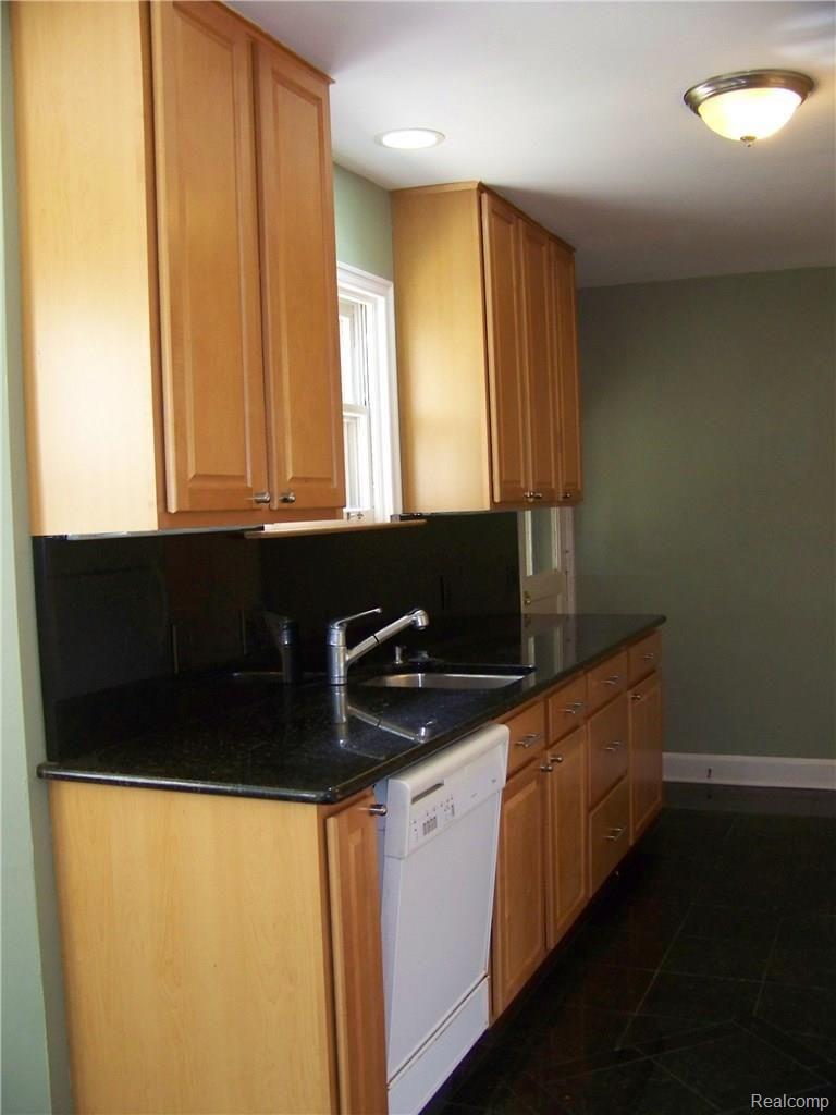 135 Maplefield Road Pleasant Ridge, MI 48069 - Photo 13 of 35 Maplefield11.JPG
