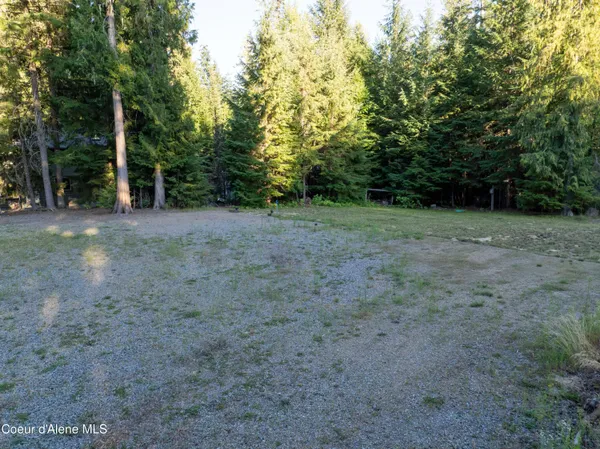 $398,000 | 467 Arnold Drive, Coolin, ID 83821