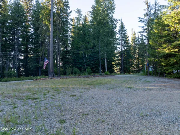 $398,000 | 467 Arnold Drive, Coolin, ID 83821