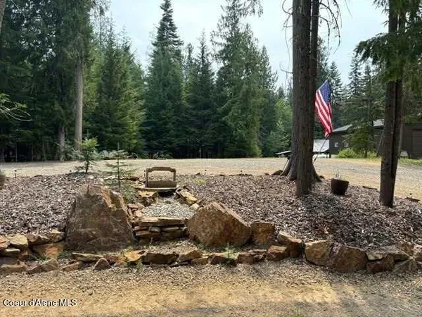 $398,000 | 467 Arnold Drive, Coolin, ID 83821