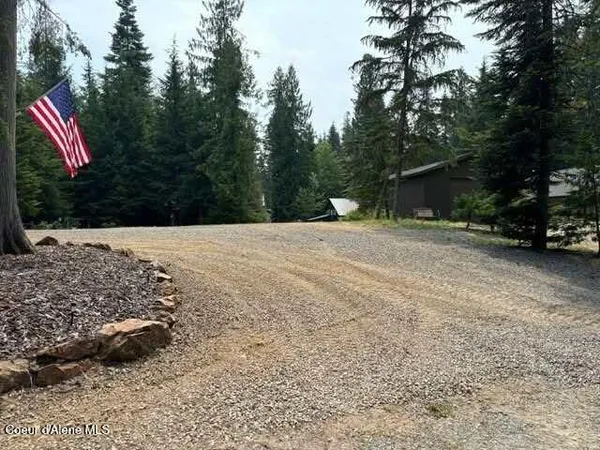 $398,000 | 467 Arnold Drive, Coolin, ID 83821