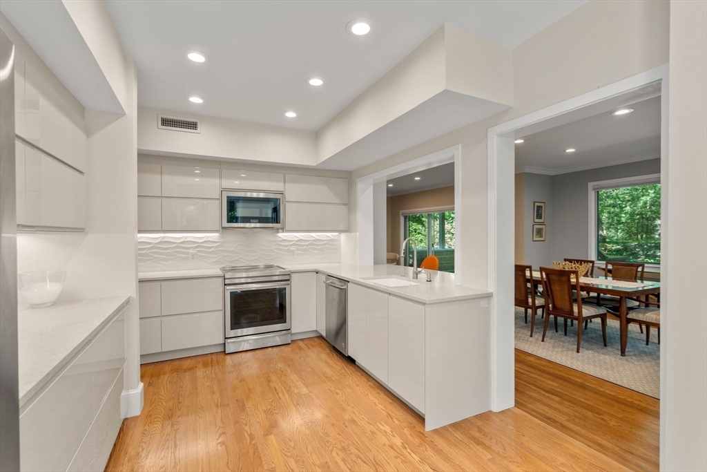 232 Allandale Road, Unit 1C Boston, MA 02467 - Photo 7 of 21