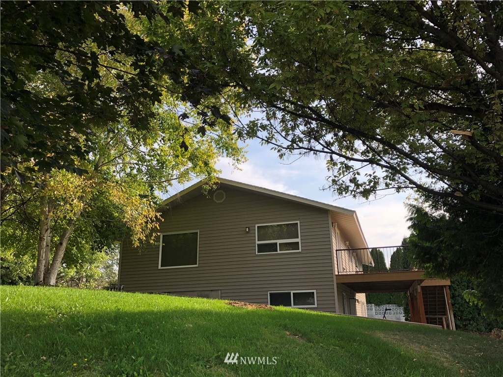 5344 Martin Road Northwest Ephrata, WA 98823 - Photo 5 of 24