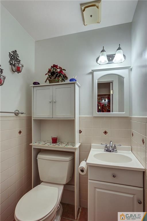 469 Inman Avenue Colonia, NJ 07067 - Photo 16 of 23 Gallery Image 16