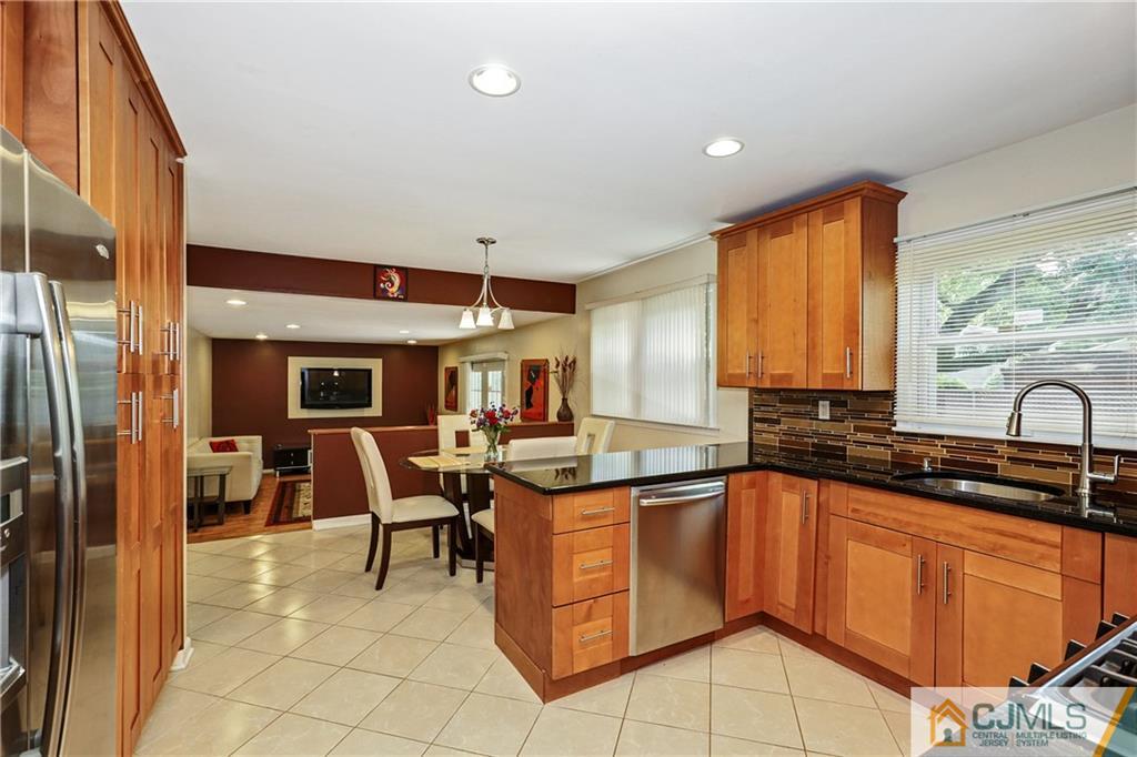 469 Inman Avenue Colonia, NJ 07067 - Photo 7 of 23 Gallery Image 7
