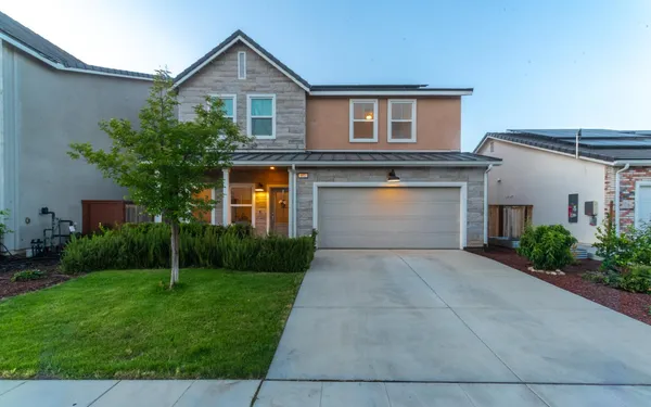 $575,000 | 951 Kelso Avenue, Clovis, CA 93619