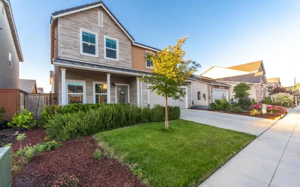 $575,000 | 951 Kelso Avenue, Clovis, CA 93619