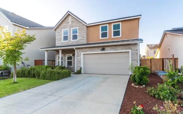 $575,000 | 951 Kelso Avenue, Clovis, CA 93619