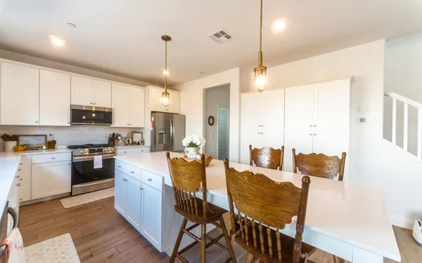 $575,000 | 951 Kelso Avenue, Clovis, CA 93619
