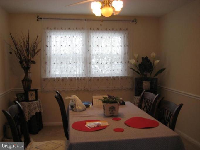 3213 Fox Mill Road Oakton, VA 22124 - Photo 2 of 22 Dining Room