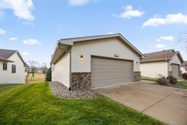 $429,000 | 2294 Pinewood Drive, Shakopee, MN 55379