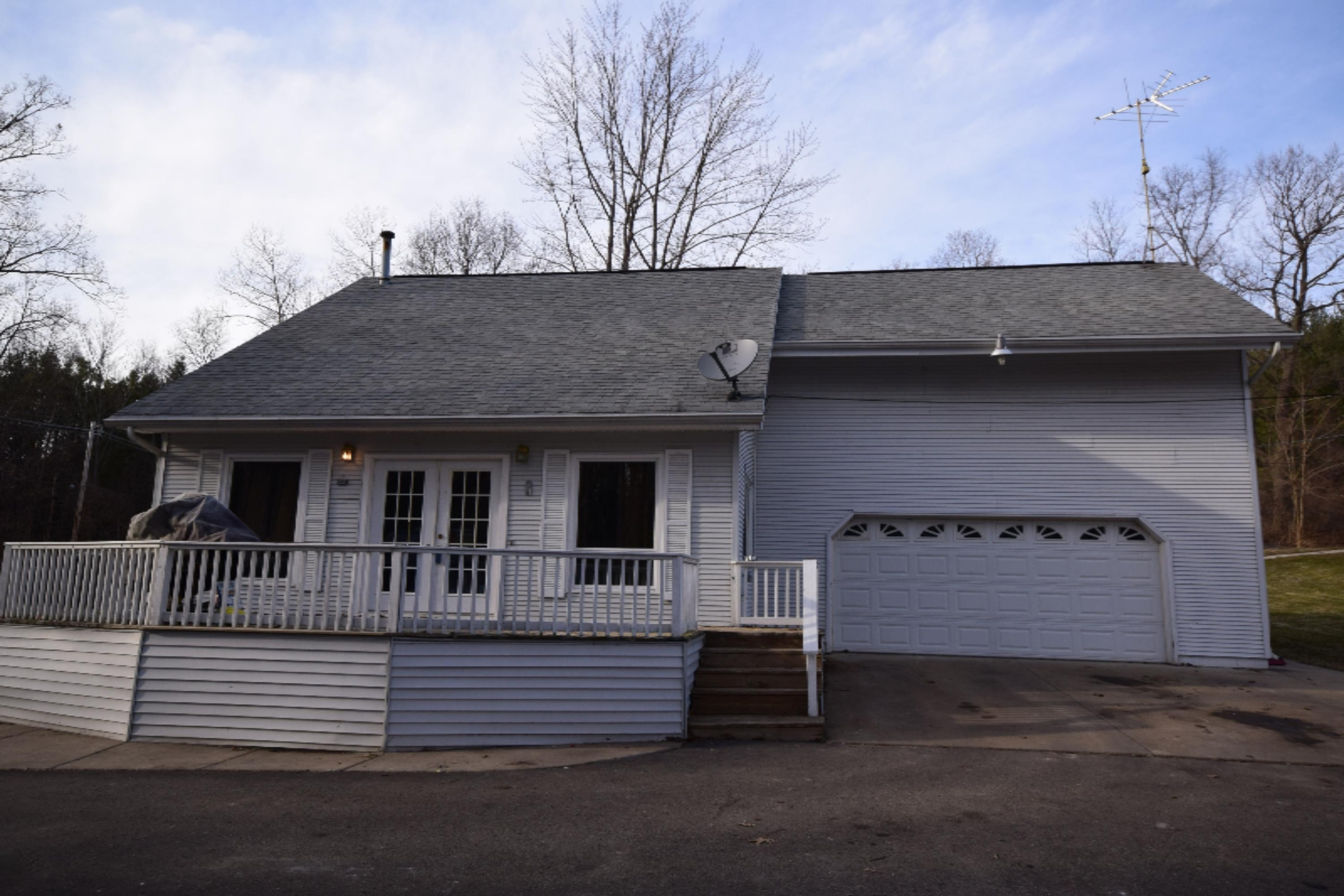 19260 Jessup Road Battle Creek, MI 49014 - Photo 2 of 33 DSC_0006