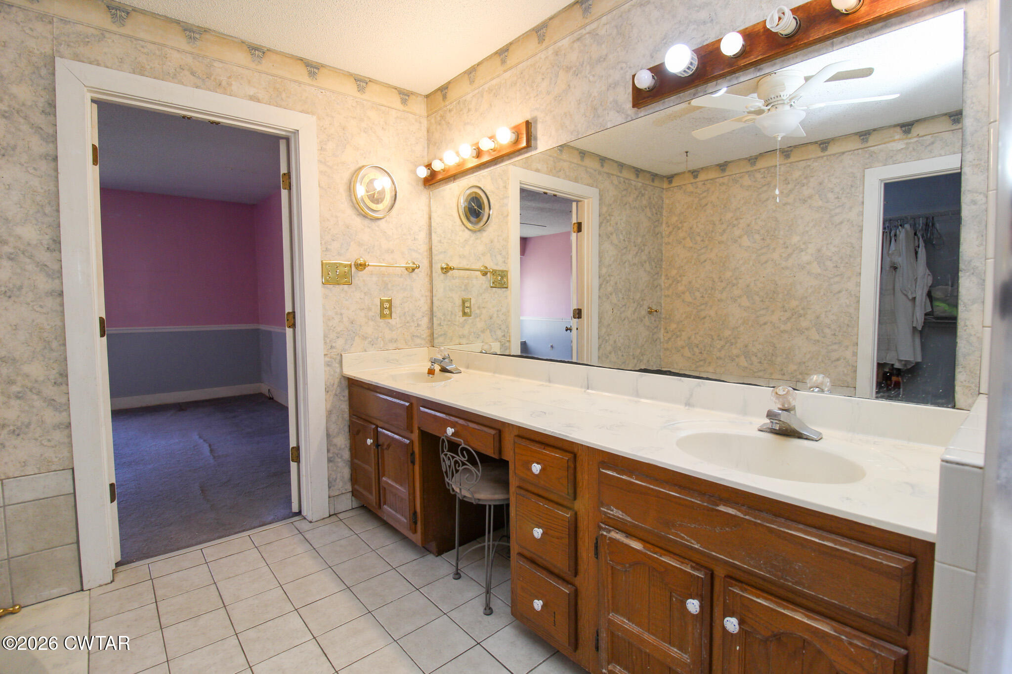 2425 Antioch Road Middleton, TN 38052 - Photo 21 of 59 Dual Vanities