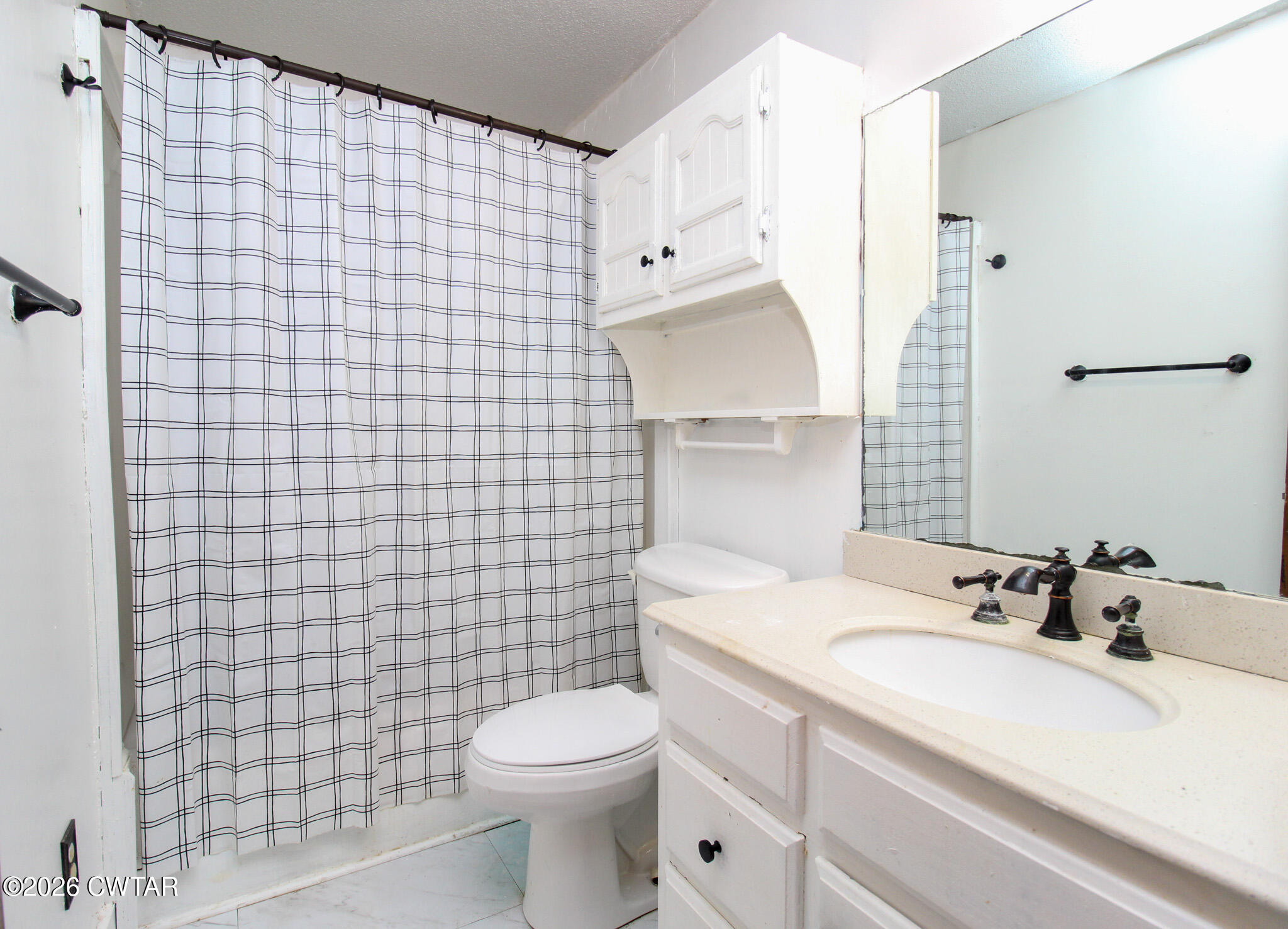 2425 Antioch Road Middleton, TN 38052 - Photo 28 of 59 Hallway Bathroom