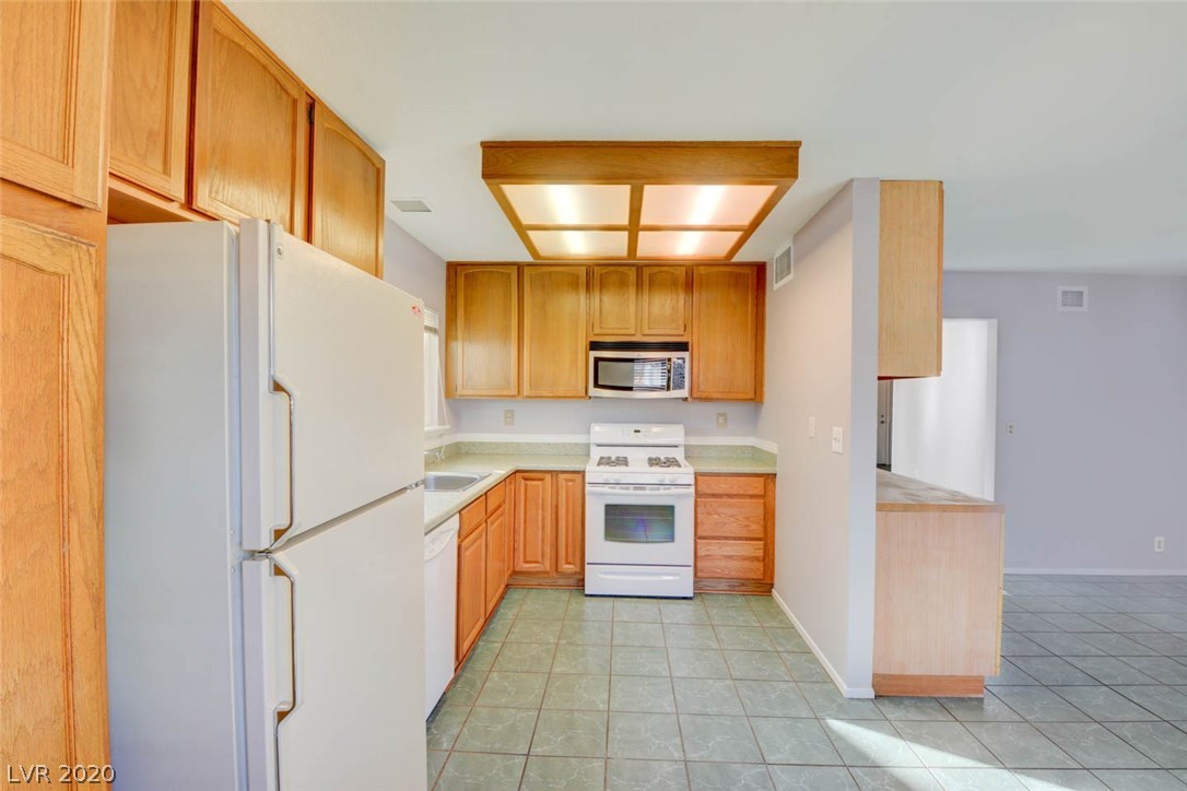 2346 Viewcrest Road Henderson, NV 89014 - Photo 11 of 28 Gallery Image 11
