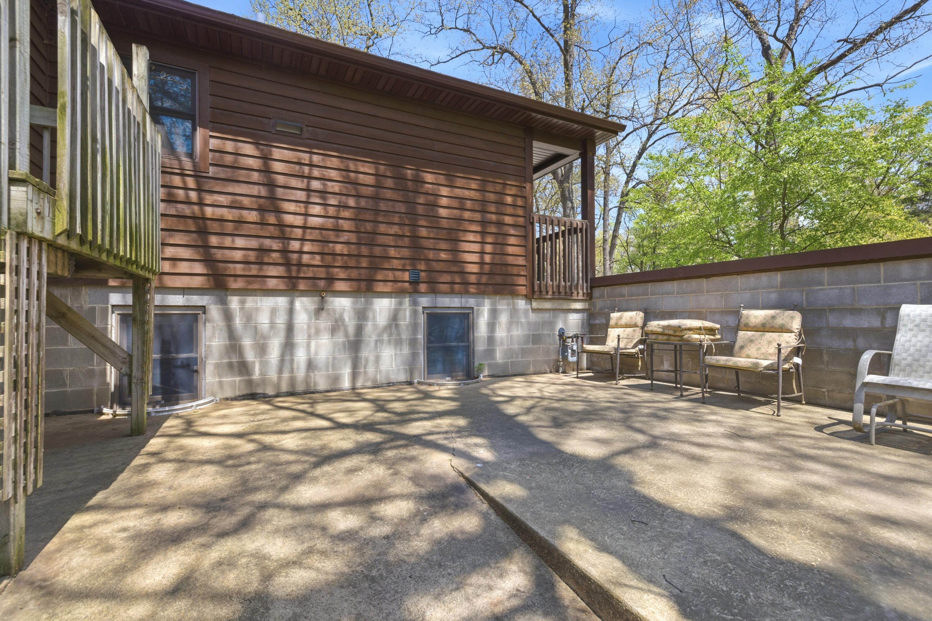 18840 Spring Street New Buffalo, MI 49117 - Photo 25 of 29 Exterior - Patio