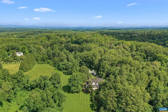 a view of an outdoor space and a yard