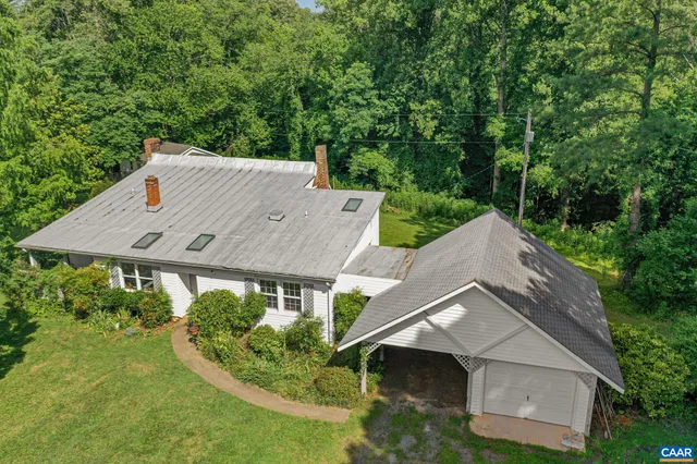 $895,000 | 690 Page Street, Scottsville, VA 24590