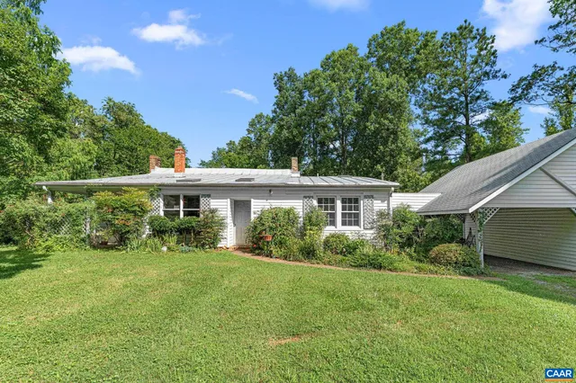 $895,000 | 690 Page Street, Scottsville, VA 24590