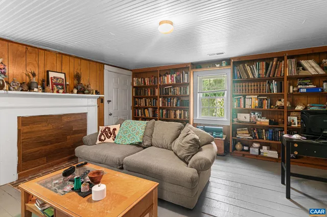 $895,000 | 690 Page Street, Scottsville, VA 24590