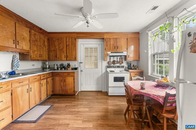 $895,000 | 690 Page Street, Scottsville, VA 24590