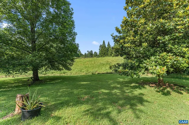 $895,000 | 690 Page Street, Scottsville, VA 24590