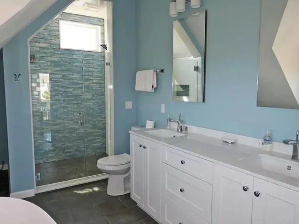 $2,150,000 | 1720 Corn Neck Road, Block Island, RI 02807