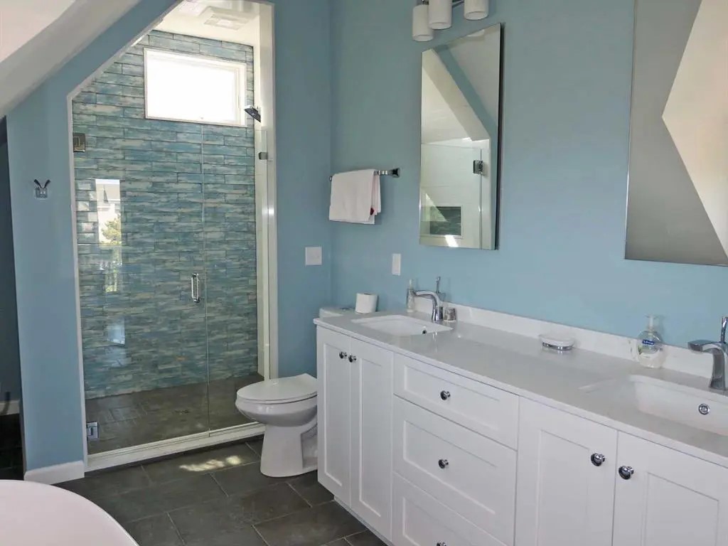 1720 Corn Neck Road Block Island, RI 02807 - Photo 21 of 28 Primary Bath