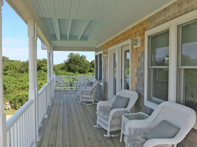 $2,300,000 | 1720 Corn Neck Road, Block Island, RI 02807