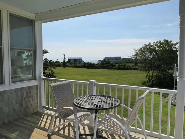 $2,300,000 | 1720 Corn Neck Road, Block Island, RI 02807