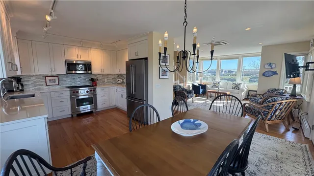 $2,300,000 | 1720 Corn Neck Road, Block Island, RI 02807