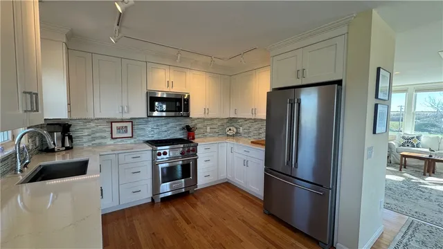 $2,300,000 | 1720 Corn Neck Road, Block Island, RI 02807