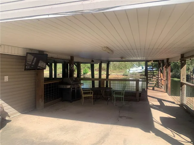 $249,500 | 20442 Johnson Drive, Springfield, LA 70462