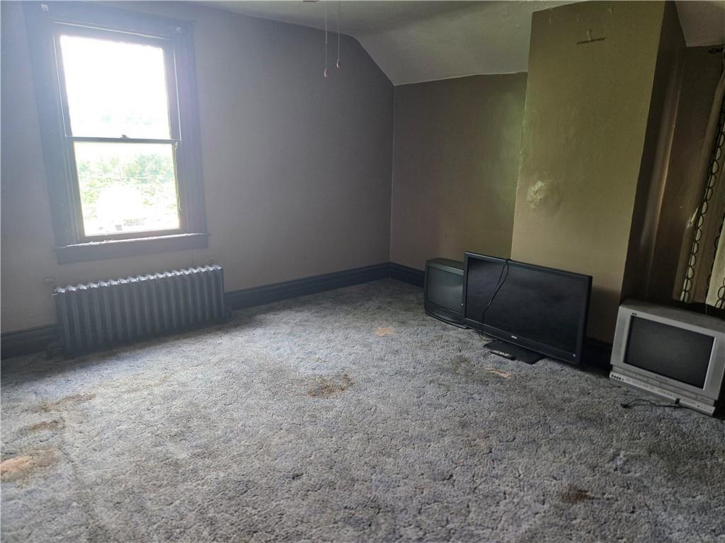 1490 Island Avenue McKees Rocks, PA 15136 - Photo 11 of 30 an empty room with windows