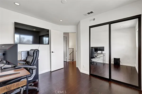 a view of workspace with windows