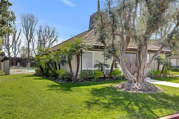 a front view of house with yard