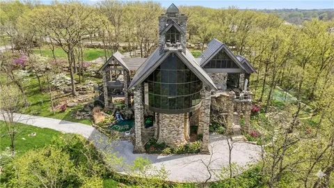 $4,500,000 | 16900 South Highland Ridge Drive, Loch Lloyd, MO 64012