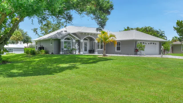 $660,000 | 1095 47th Avenue Southwest, Vero Beach, FL 32968