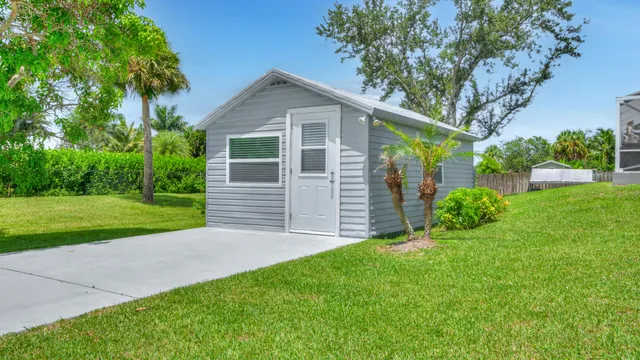 $660,000 | 1095 47th Avenue Southwest, Vero Beach, FL 32968