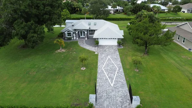 $660,000 | 1095 47th Avenue Southwest, Vero Beach, FL 32968