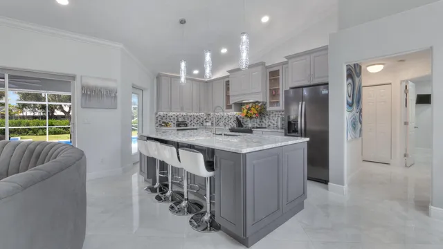 $660,000 | 1095 47th Avenue Southwest, Vero Beach, FL 32968