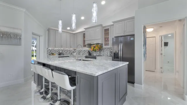 $660,000 | 1095 47th Avenue Southwest, Vero Beach, FL 32968