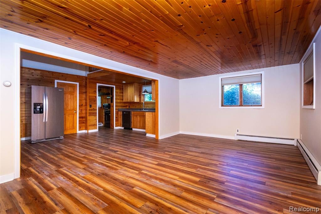 14044 Ridgemont Lane Gregory, MI 48137 - Photo 9 of 33 Gallery Image 9