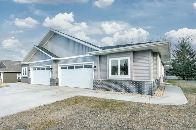 $461,000 | 117 Ashberry Lane, Stoughton, WI 53589