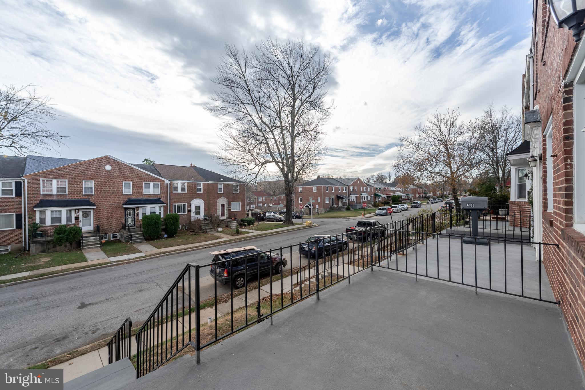 4934 West Hills Road Baltimore, MD 21229 - Photo 3 of 33