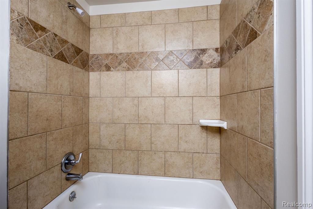 21770 Ryan (upper Unit) Road Warren, MI 48091 - Photo 20 of 28