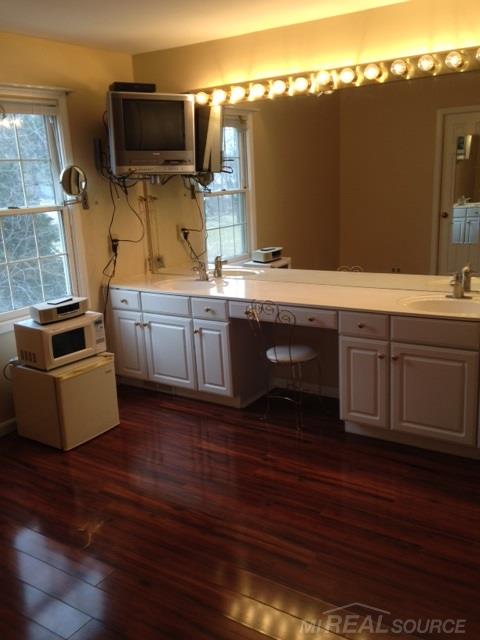 2203 Chippenham Chase Rochester, MI 48306 - Photo 19 of 33 31235673-18.JPG