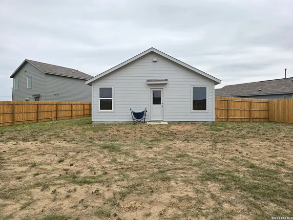 $1,750 | 11602 Dog Rose, Converse, TX 78109