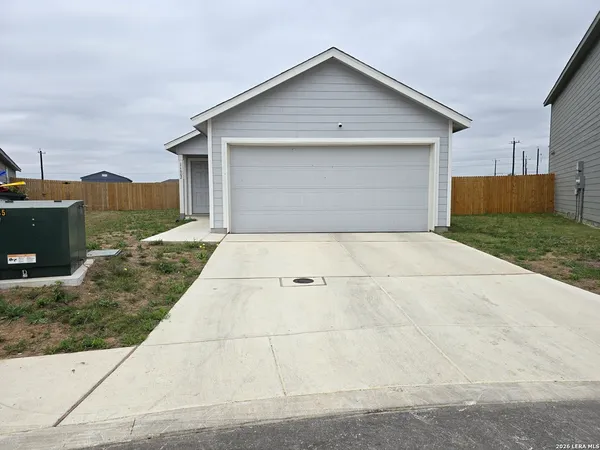 $1,750 | 11602 Dog Rose, Converse, TX 78109